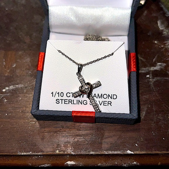 Diamond necklace made with sterling silver - Picture 1 of 5